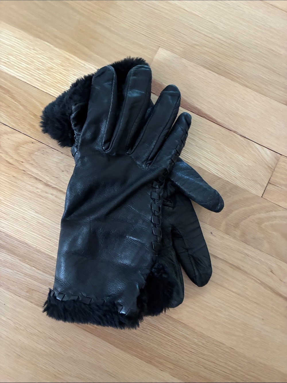 Echo Black Leather Gloves with Fur Trim